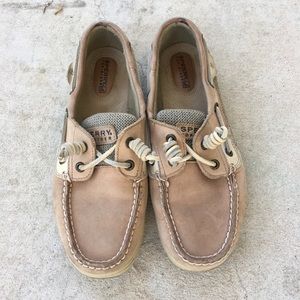 Classic women’s Sperry topsider